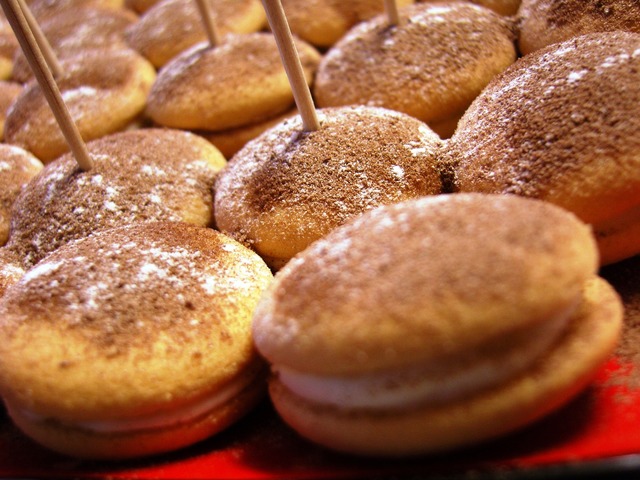 Замес теста.  Формование тестовых заготовок